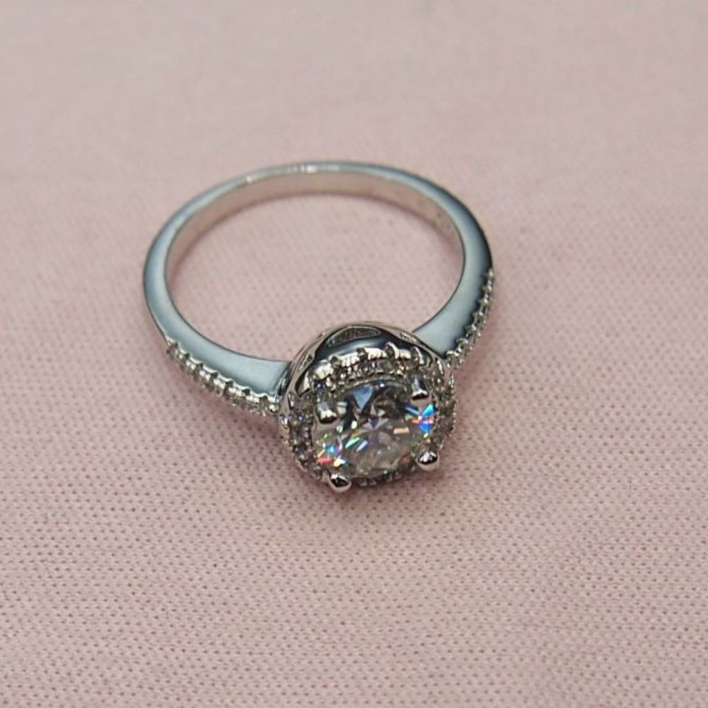 Beautiful Certified Halo 1.00ctw Moissanite Ring --- White Gold - Picture 2 of 8